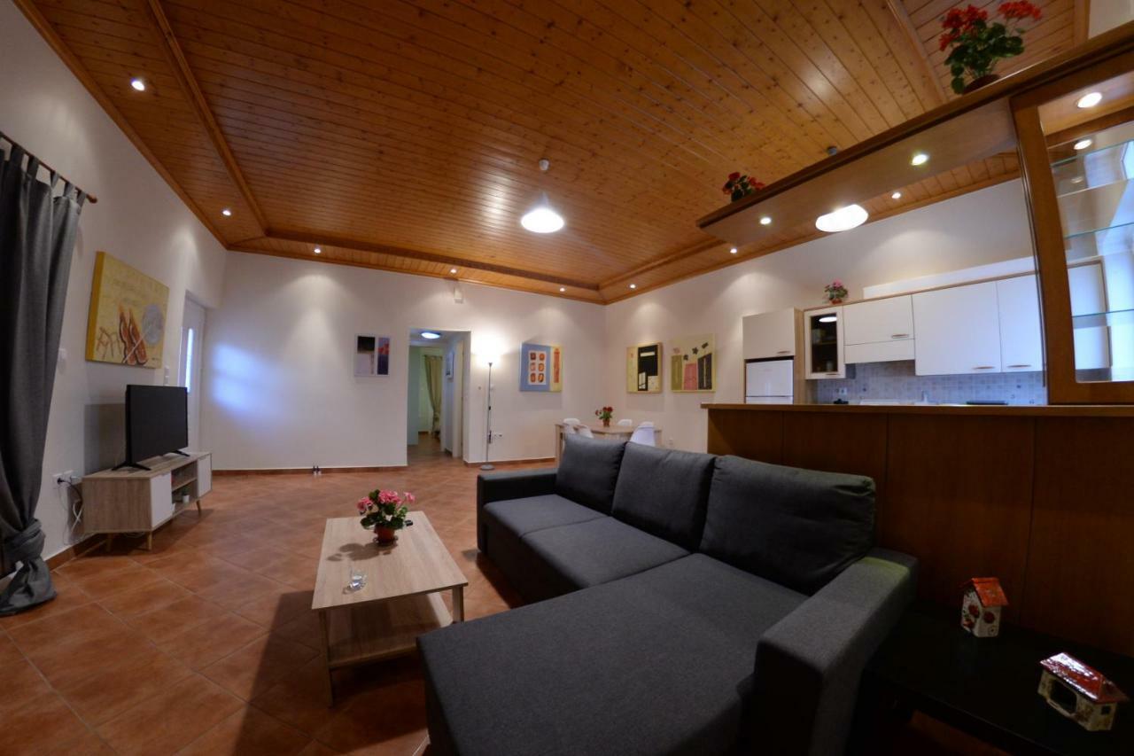 Patras Cozy Lodge Extérieur photo