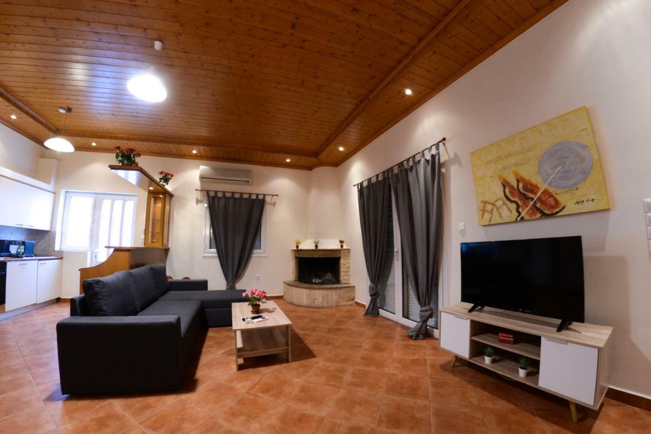 Patras Cozy Lodge Extérieur photo